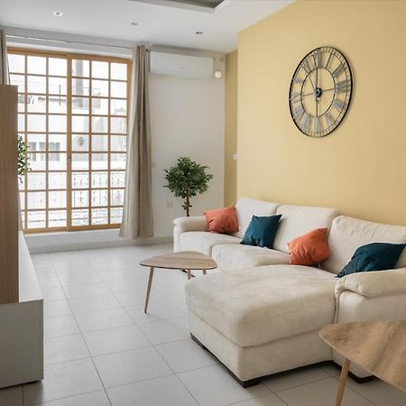 Entire Luxury Sliema Townhouse Steps From Beach Екстер'єр фото