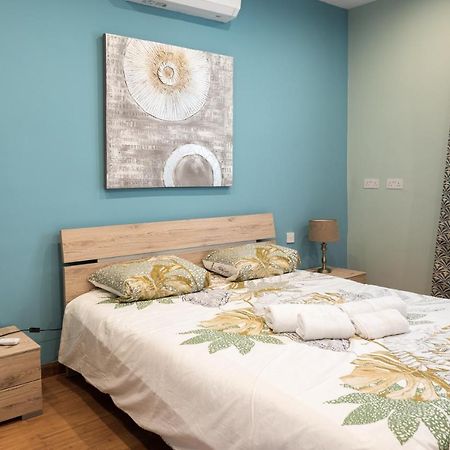 Entire Luxury Sliema Townhouse Steps From Beach Екстер'єр фото