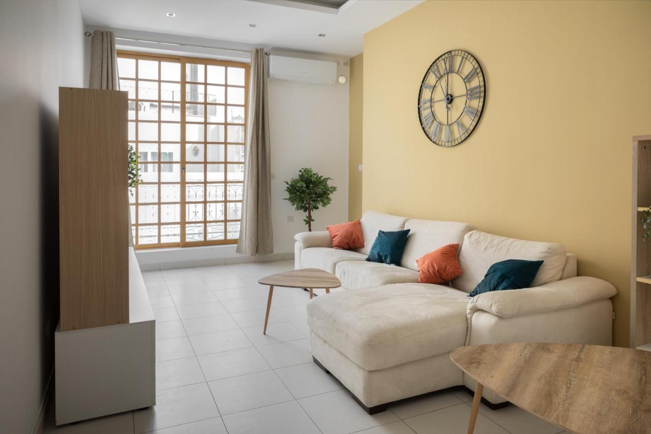 Entire Luxury Sliema Townhouse Steps From Beach Екстер'єр фото