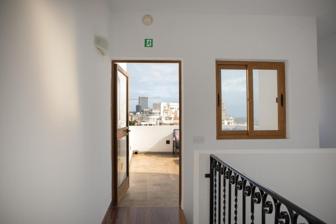 Entire Luxury Sliema Townhouse Steps From Beach Екстер'єр фото