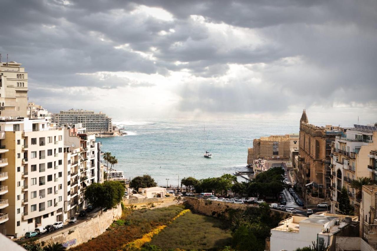 Entire Luxury Sliema Townhouse Steps From Beach Екстер'єр фото